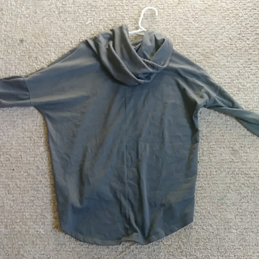 sweater - Picture 2 of 2